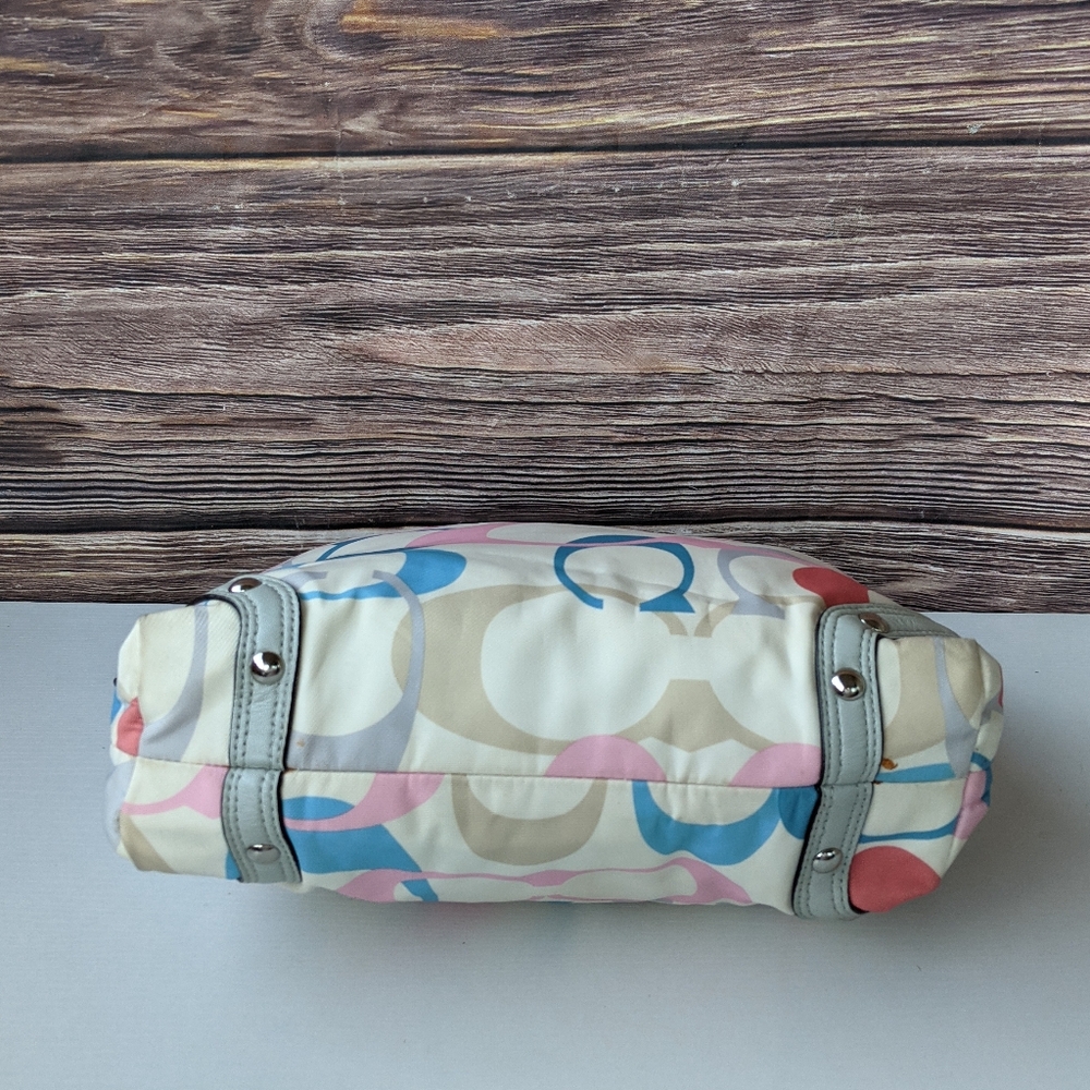 🌺Coach Carly Optic Signature Hobo bag in a multicolored pattern. - Picture 7 of 11